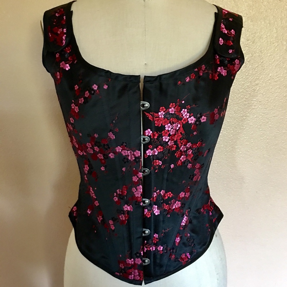 Corset - Picture 2 of 2